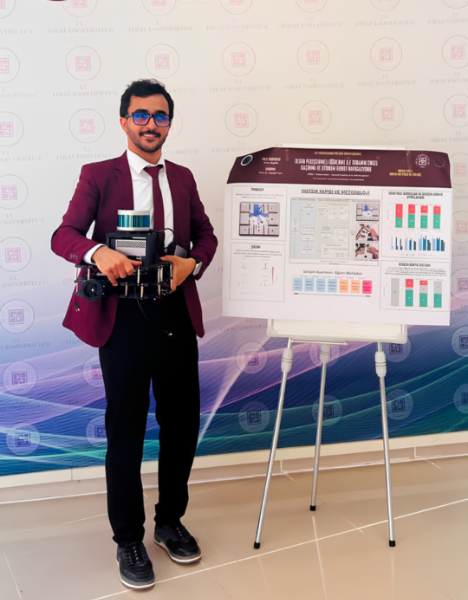 Presenting the DRL navigation robot at the faculty exhibition
